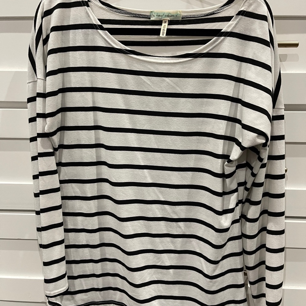 Long sleeve cream and black tunic